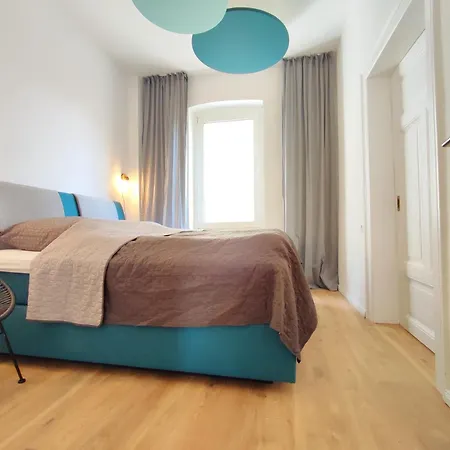 Appartement Schoene Ferienwohnung Fuer 3 Personen, 2 Schlafzimmer, 1 Doppelbett, 1 Einzelbett, Monteure Oder Geschaeftsreisende, Ruhige Innenstadtlage In Bielefeld, 400 M Bis Klinikum Mitte, Smart Tv, Wlan *